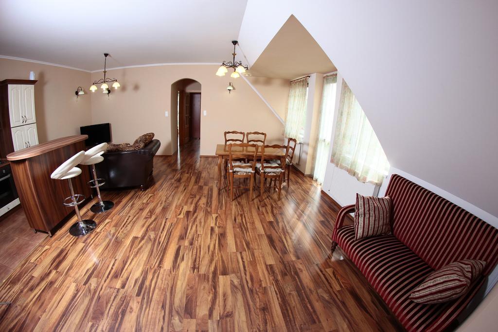 Balm Apartman Эгер Экстерьер фото