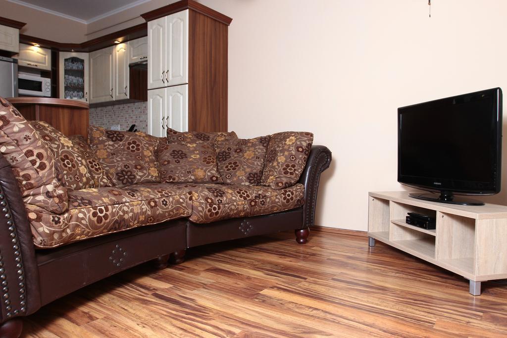 Balm Apartman Эгер Экстерьер фото