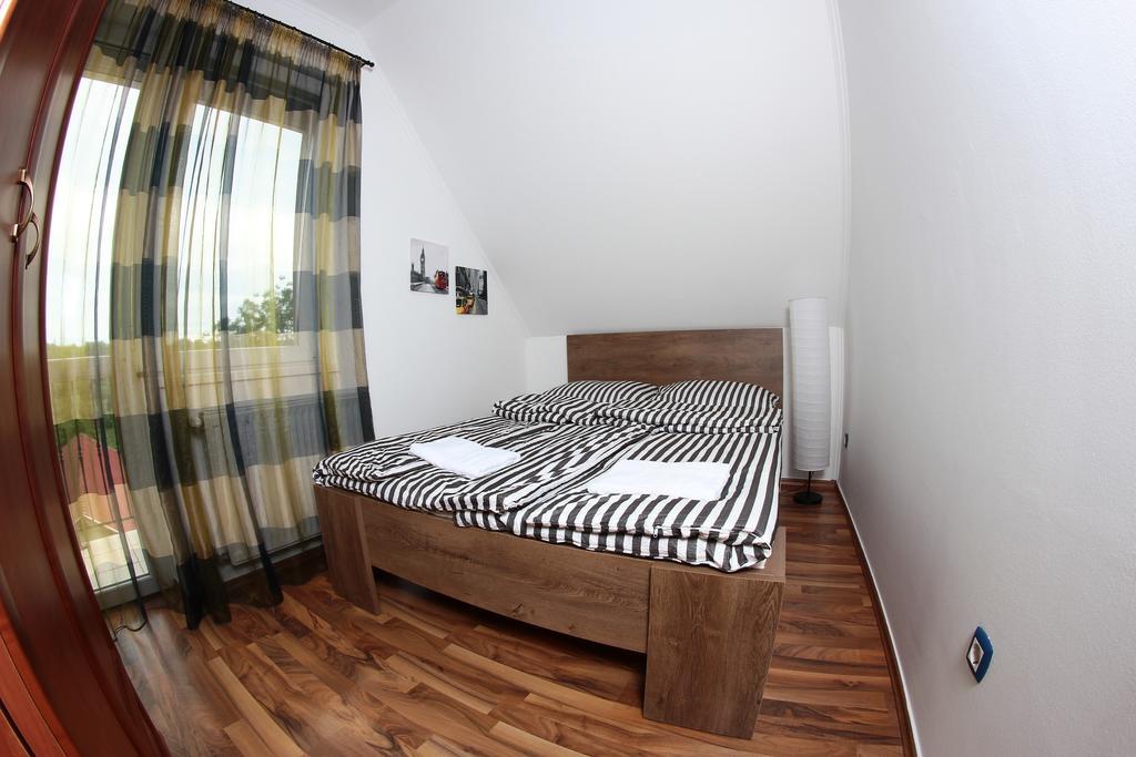 Balm Apartman Эгер Экстерьер фото